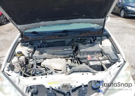 2002 Toyota Camry Le z USA, uszkodzony, nr VIN 4T1BE32K32U036878